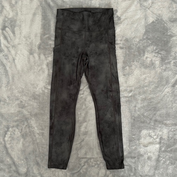 Fabletics Cold Weather High-Waisted Pocket Legging - Picture 6 of 6